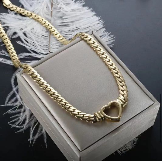 Hollow Romance Necklace
